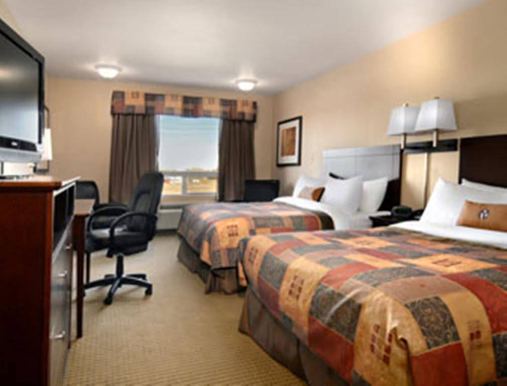 Ramada By Wyndham Weyburn Hotel Cameră foto